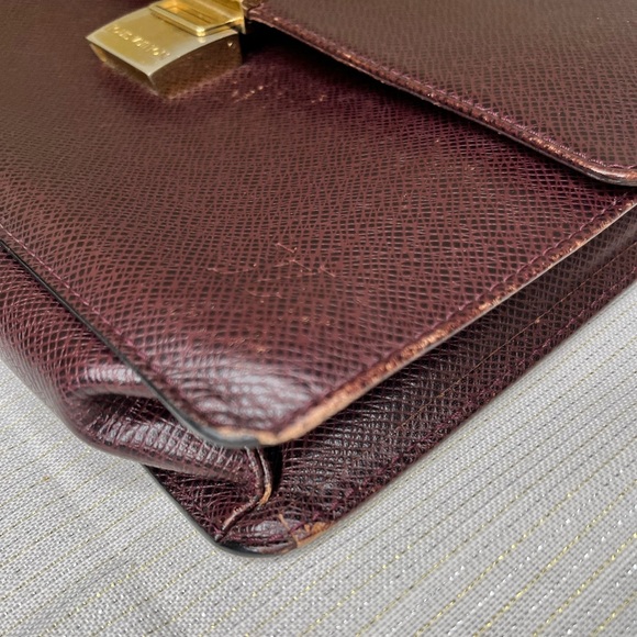 Louis Vuitton Taiga Selenga Pochette Clutch in Burgundy , COA included - Picture 2 of 15